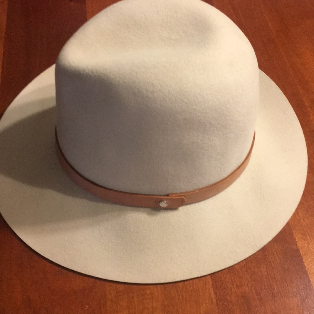 hat